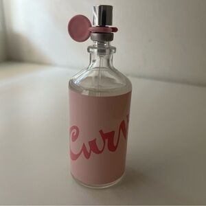 Perfume curvé
